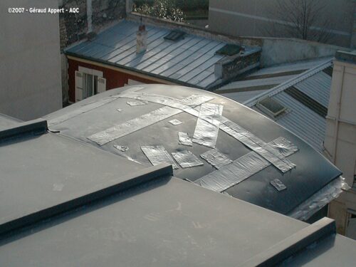 Désordre bâtiment : Réparation inadaptée de lucarne - Concours photo AQC 2007 - Géraud Appert