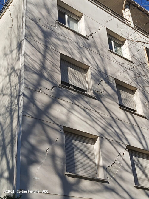 Désordre bâtiment : Fissuration généralisée en façade - Concours photo AQC 2022 - Solène Fortuné