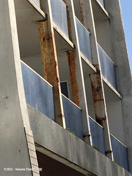 Désordre bâtiment : Rouille sur la structure métallique de balcons - Challenge photos MOOC AQC 2022 - Hanane Charef