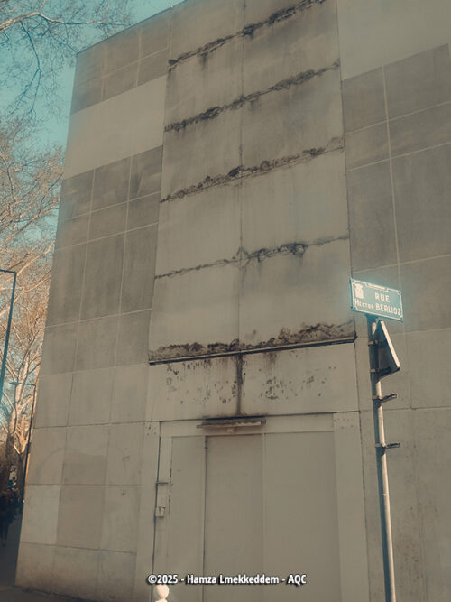 Désordre bâtiment : Défaut de jointoiement de l'isolant en façade - Concours Photo AQC 2025 - Hamza Lmekkeddem