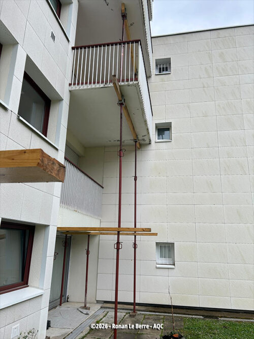 Désordre bâtiment : Étaiement mal dimensionné : risque d'effondrement - Concours Photo AQC 2026 - Ronan Le Berre